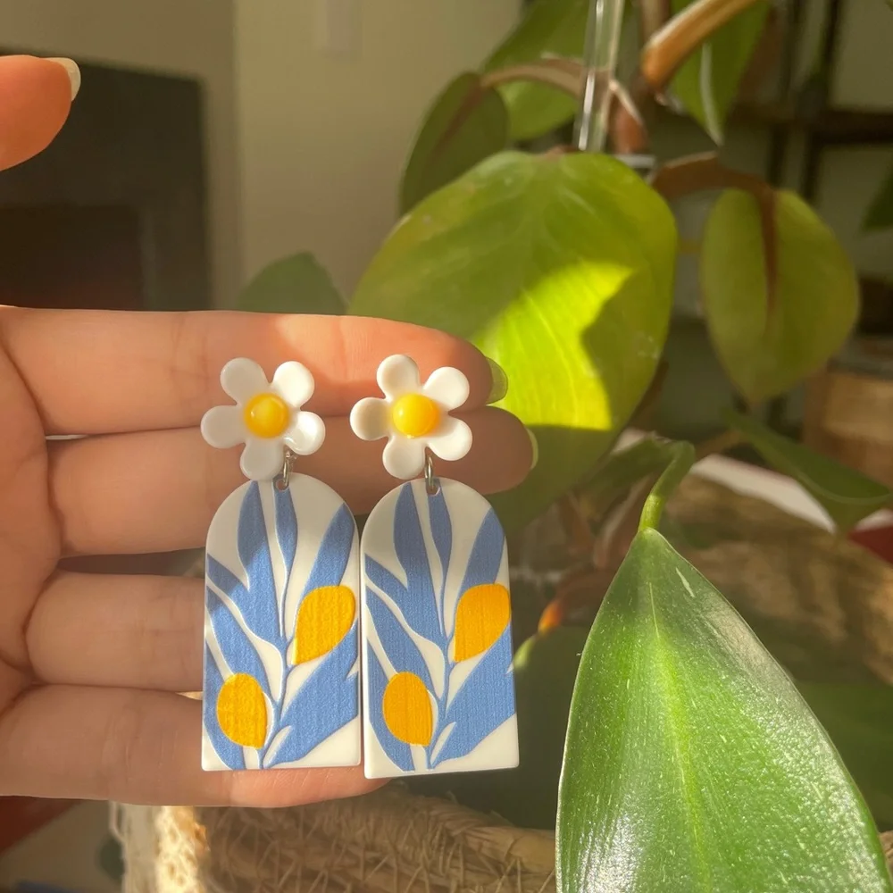 Earring - Picture 2 of 2